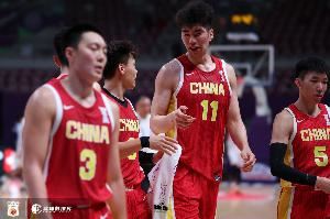 媒体人：中国男篮真的好起来了 我们正在从低谷里往上爬了