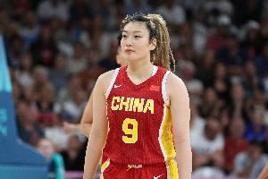 体坛周报：李梦已成婚 和偶像梦幻联动 能否激励勒布朗梦再次崛起